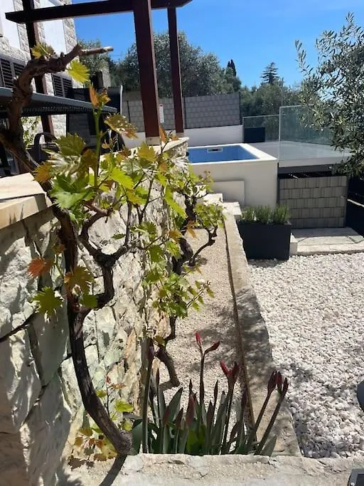 Beachfront Villa With Pool - Myway Trogir