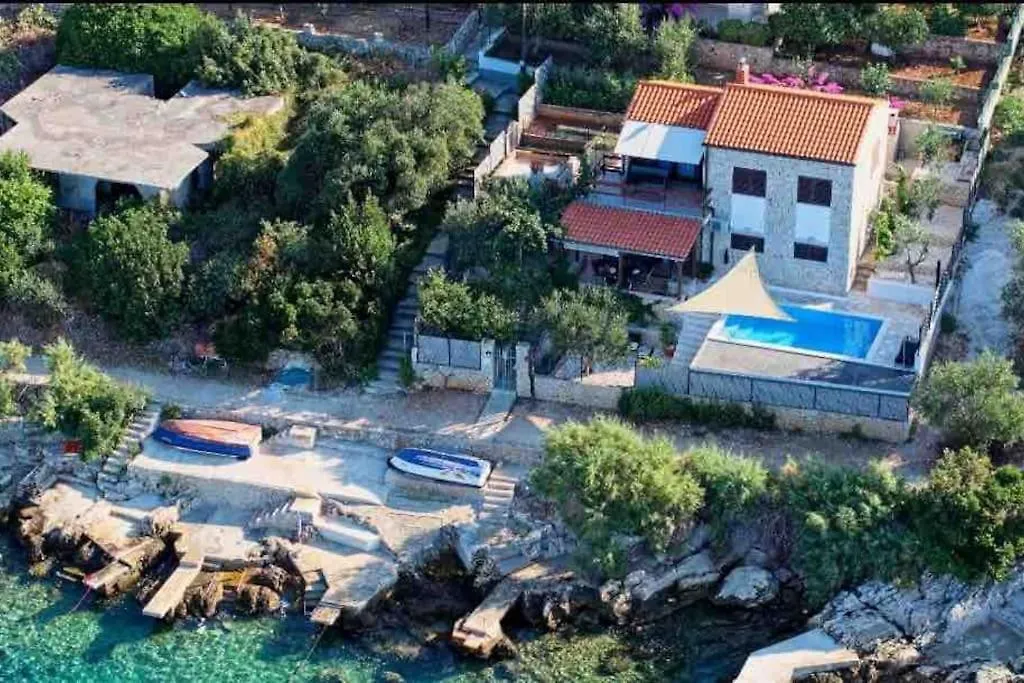 Beachfront Villa With Pool - Myway location
